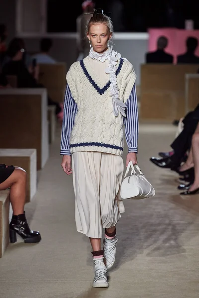 Look 29
